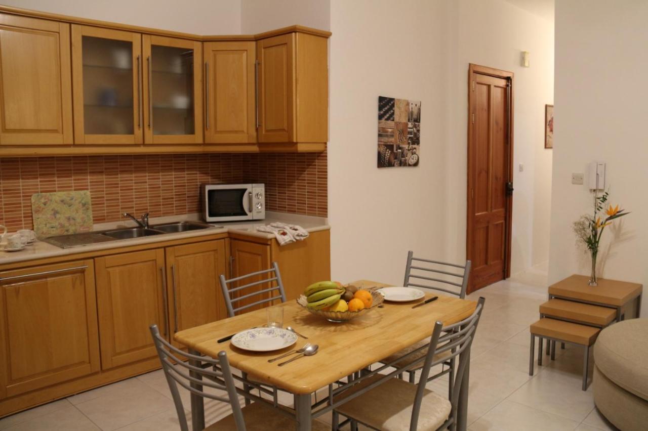 Diana House Apartment Слима Экстерьер фото