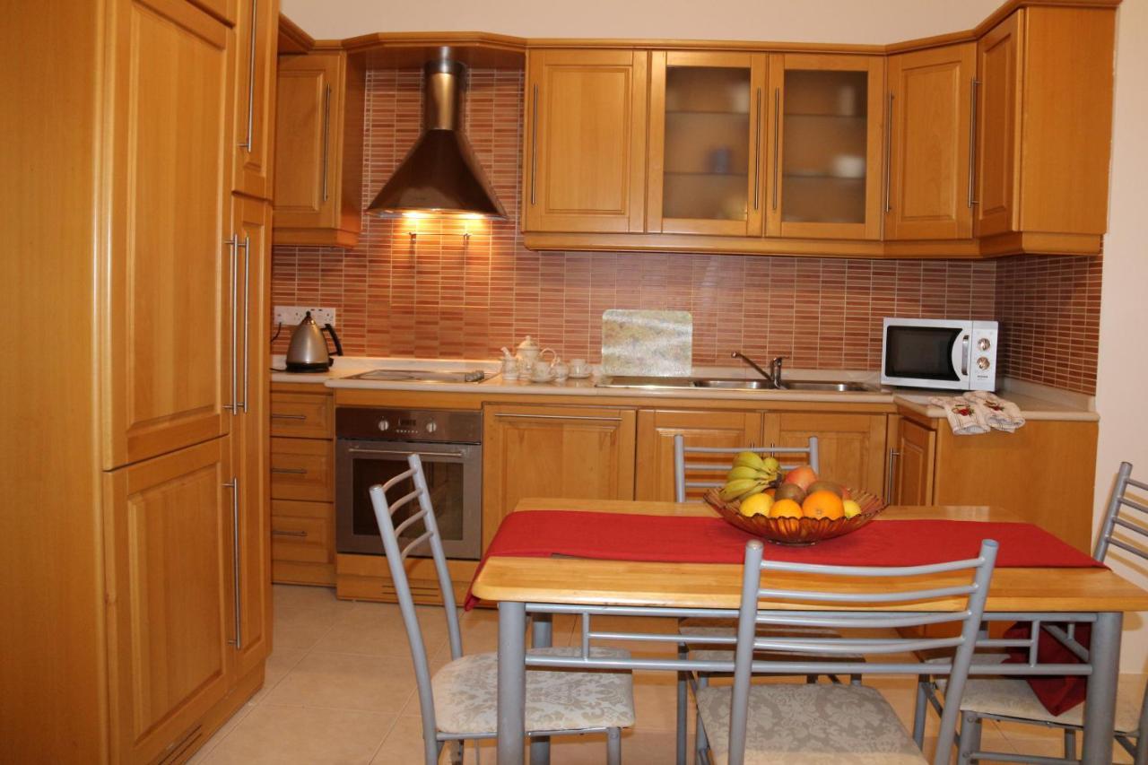 Diana House Apartment Слима Экстерьер фото